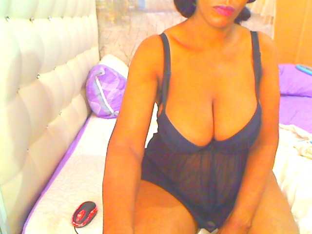 HOTLILLIE's BongaCams show and profile