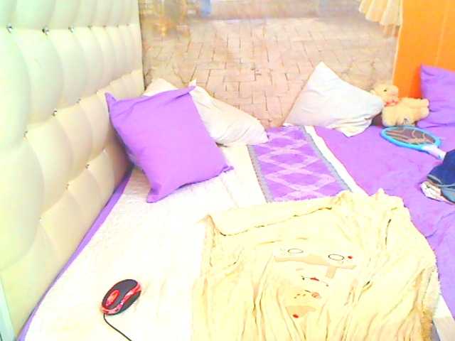 HOTLILLIE's BongaCams show and profile