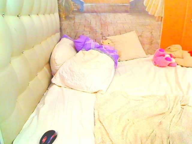 HOTLILLIE's BongaCams show and profile