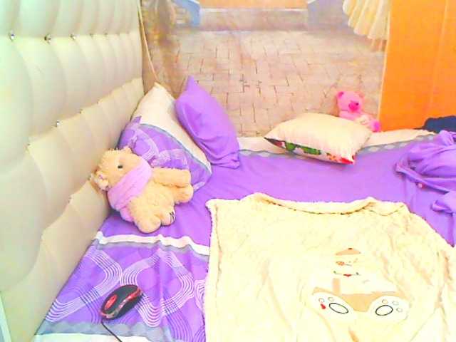 HOTLILLIE's BongaCams show and profile