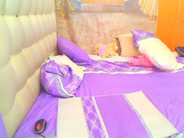 HOTLILLIE's BongaCams show and profile