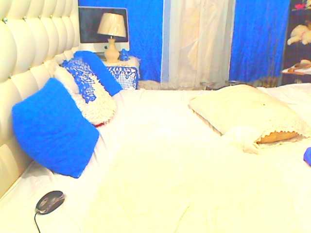 HOTLILLIE Live Cam on BongaCams and RICams