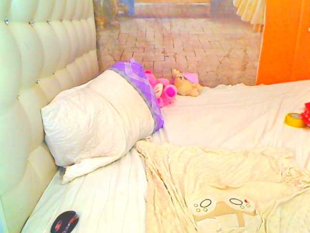 HOTLILLIE's BongaCams show and profile