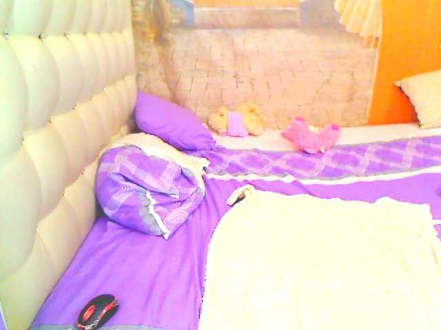 HOTLILLIE's BongaCams show and profile