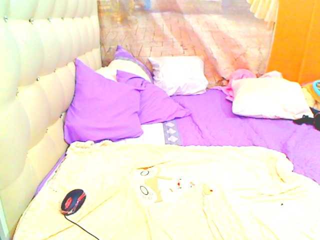 HOTLILLIE's BongaCams show and profile