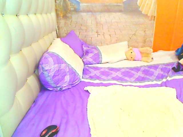 HOTLILLIE's BongaCams show and profile