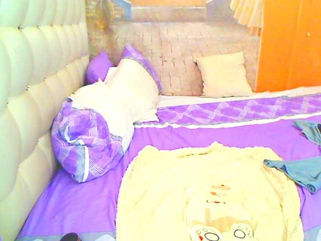 HOTLILLIE's BongaCams show and profile