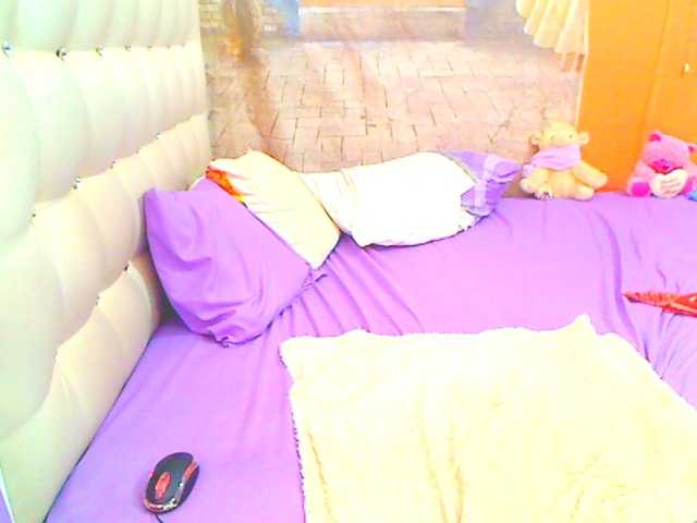 HOTLILLIE's BongaCams show and profile