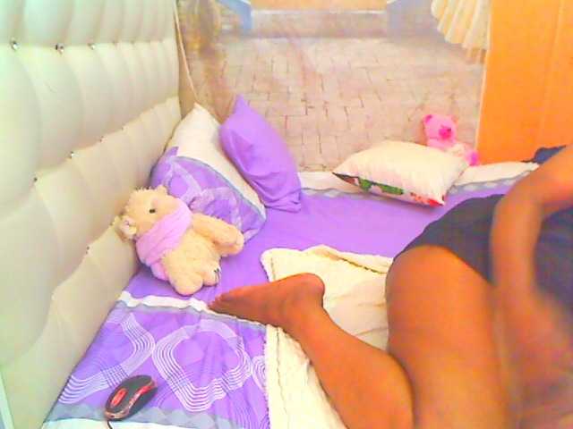 HOTLILLIE's BongaCams show and profile