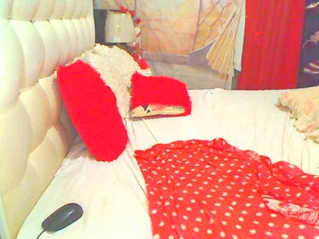 HOTLILLIE webcam