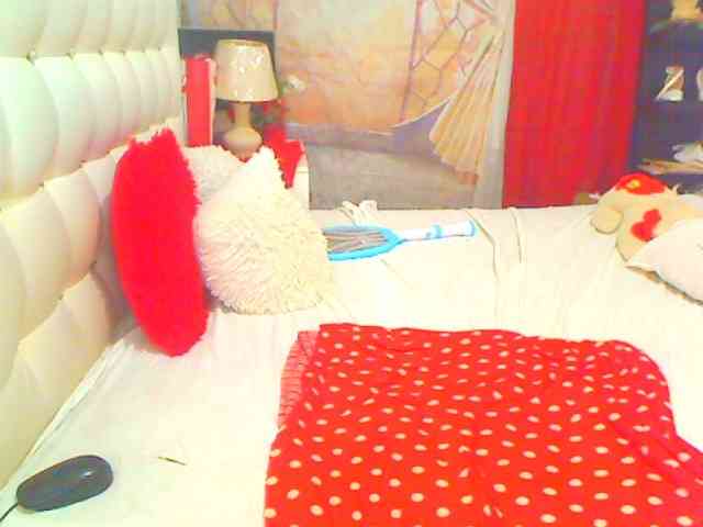 HOTLILLIE webcam