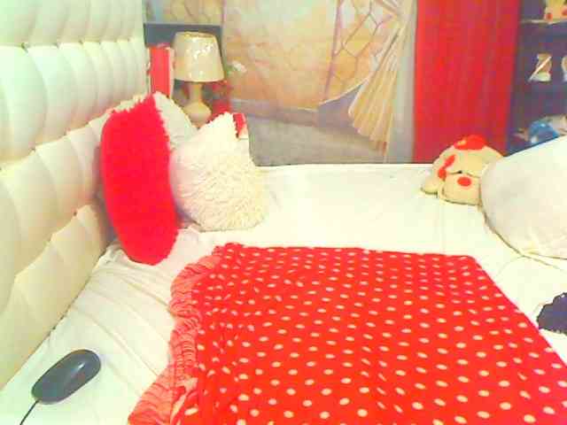 HOTLILLIE webcam