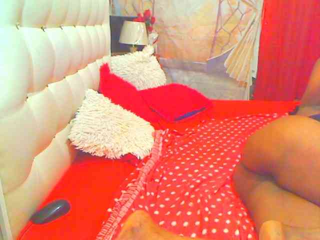 HOTLILLIE webcam