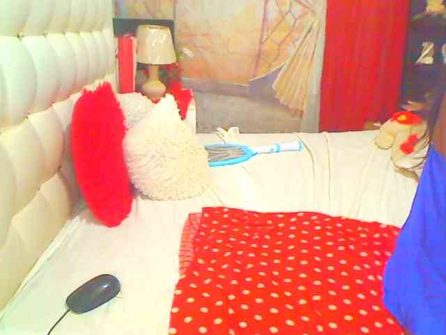 HOTLILLIE webcam