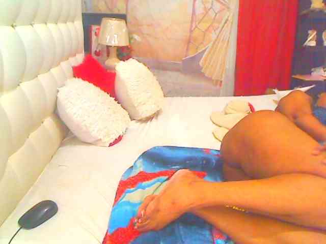 HOTLILLIE webcam