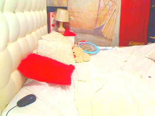 HOTLILLIE webcam
