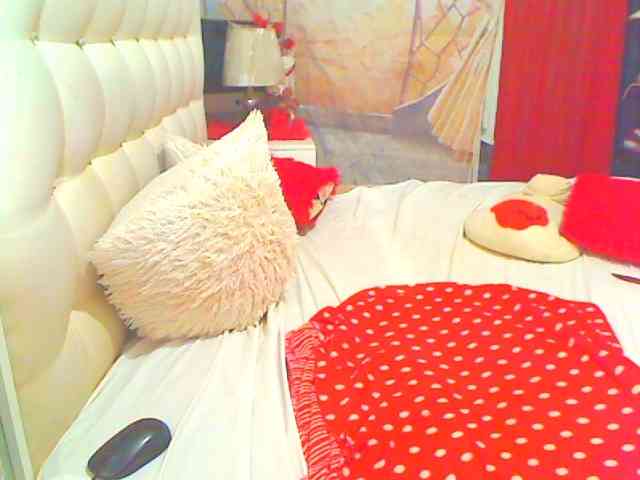 HOTLILLIE webcam