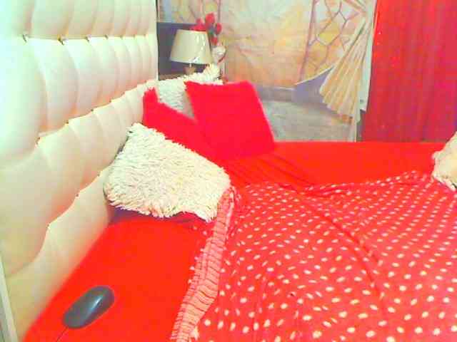 HOTLILLIE webcam