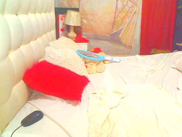 HOTLILLIE webcam