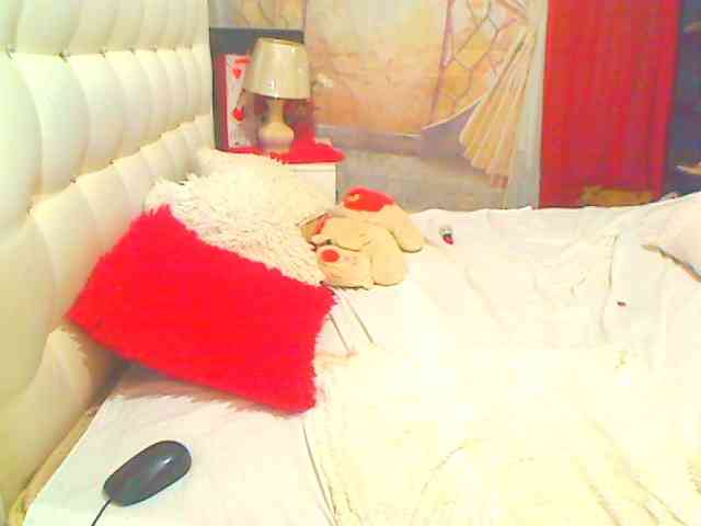 HOTLILLIE webcam