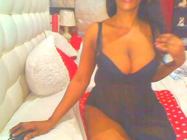 HOTLILLIE Live Webcam on BongaCams