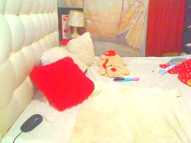 HOTLILLIE webcam