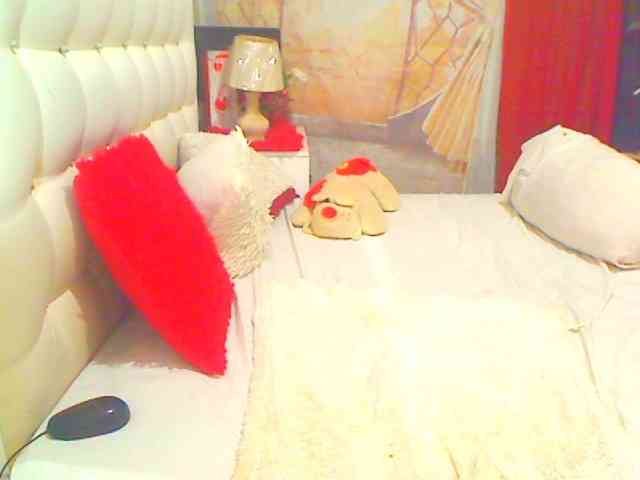 HOTLILLIE webcam