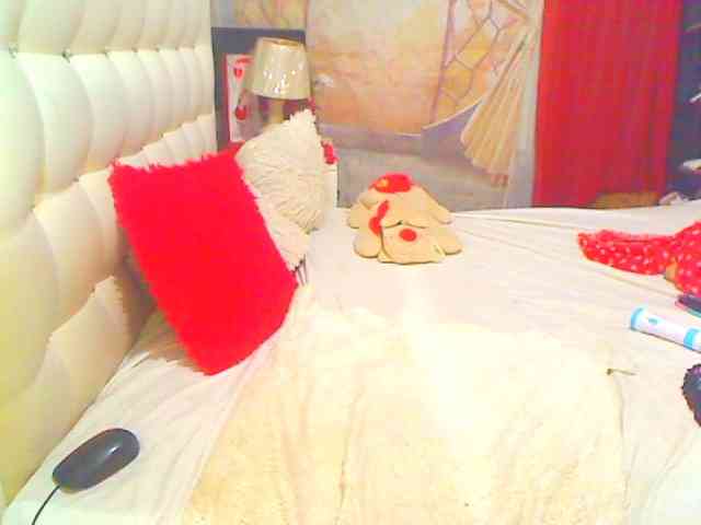 HOTLILLIE webcam