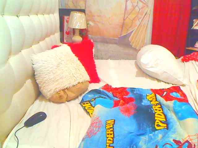 HOTLILLIE webcam
