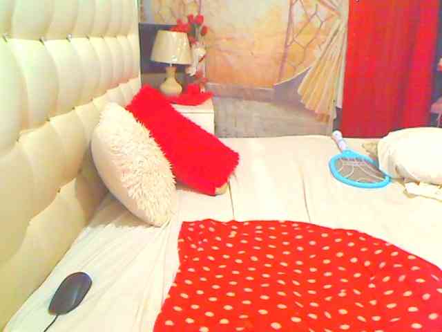 HOTLILLIE webcam