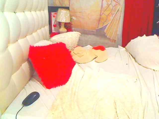 HOTLILLIE webcam