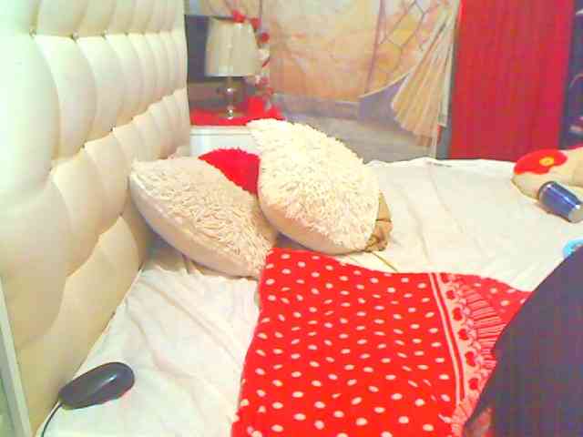 HOTLILLIE webcam