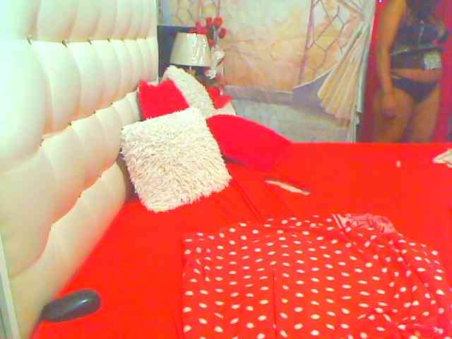 HOTLILLIE webcam