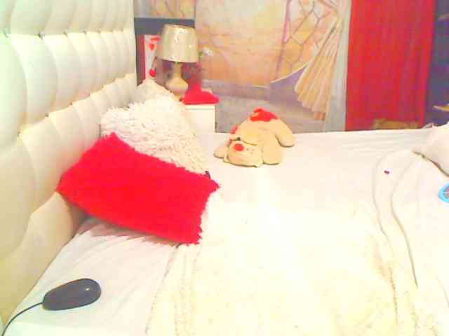 HOTLILLIE webcam
