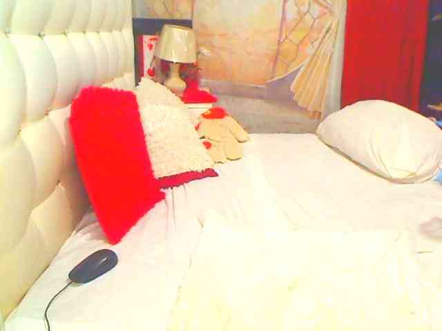 HOTLILLIE webcam