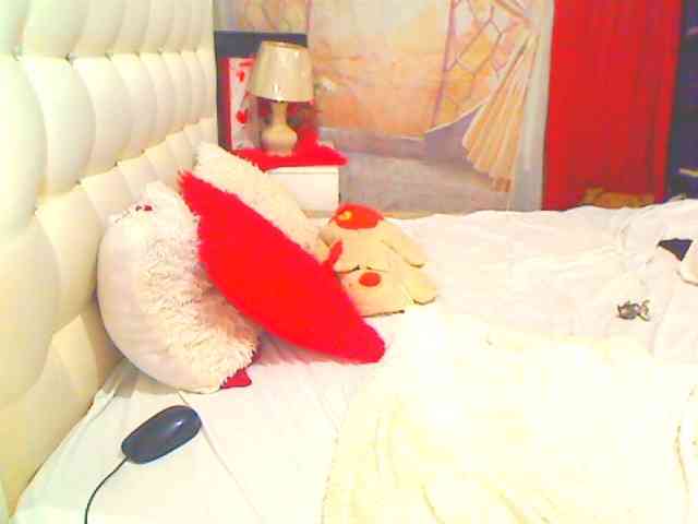 HOTLILLIE webcam