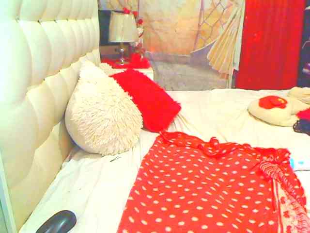 HOTLILLIE webcam