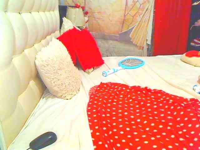 HOTLILLIE webcam