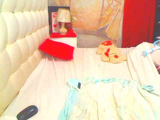 HOTLILLIE webcam