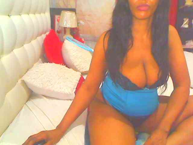 HOTLILLIE webcam