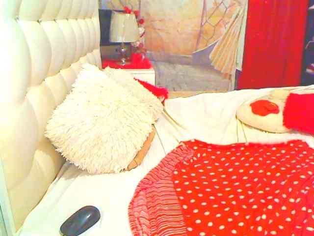 HOTLILLIE webcam