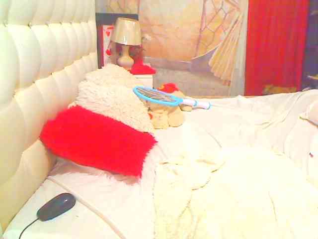 HOTLILLIE webcam