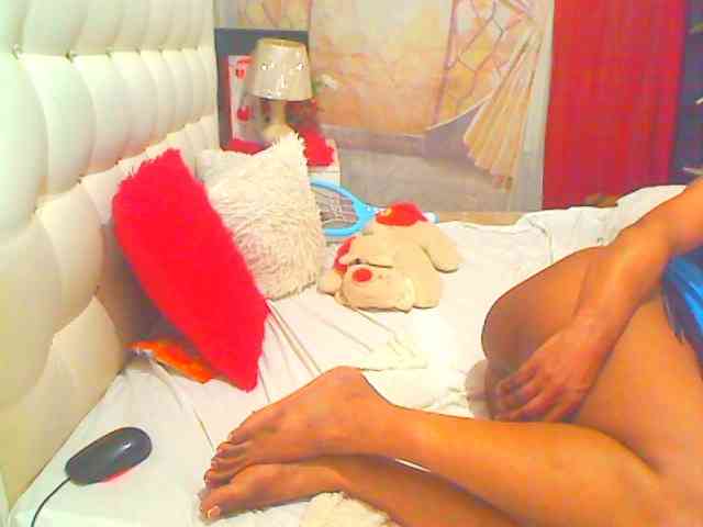HOTLILLIE webcam