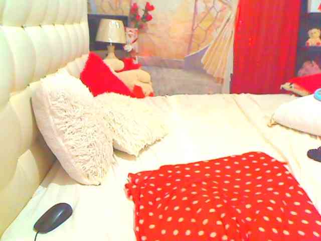 HOTLILLIE webcam