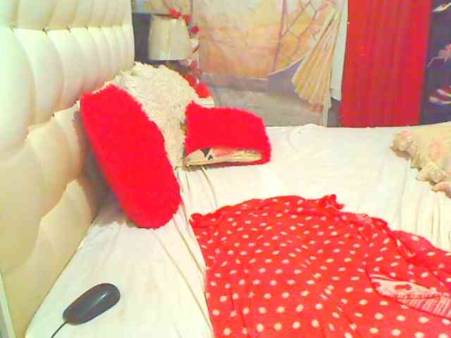 HOTLILLIE webcam