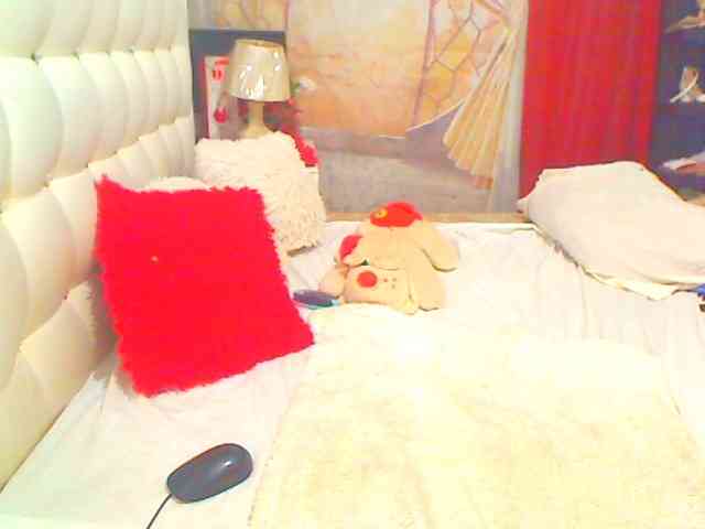 HOTLILLIE webcam