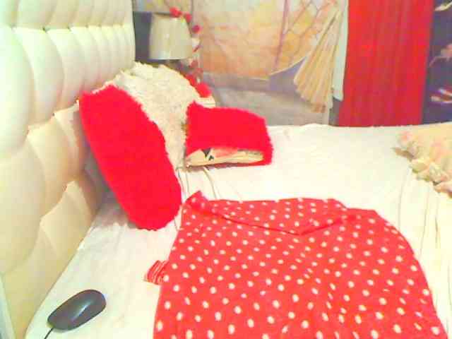 HOTLILLIE webcam