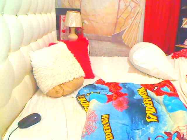 HOTLILLIE webcam