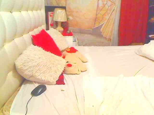 HOTLILLIE webcam