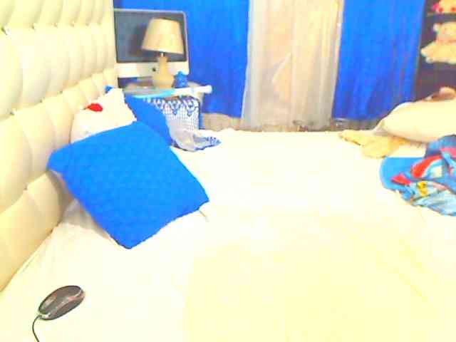 HOTLILLIE webcam